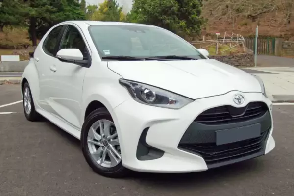Toyota Yaris for rent in Portugal